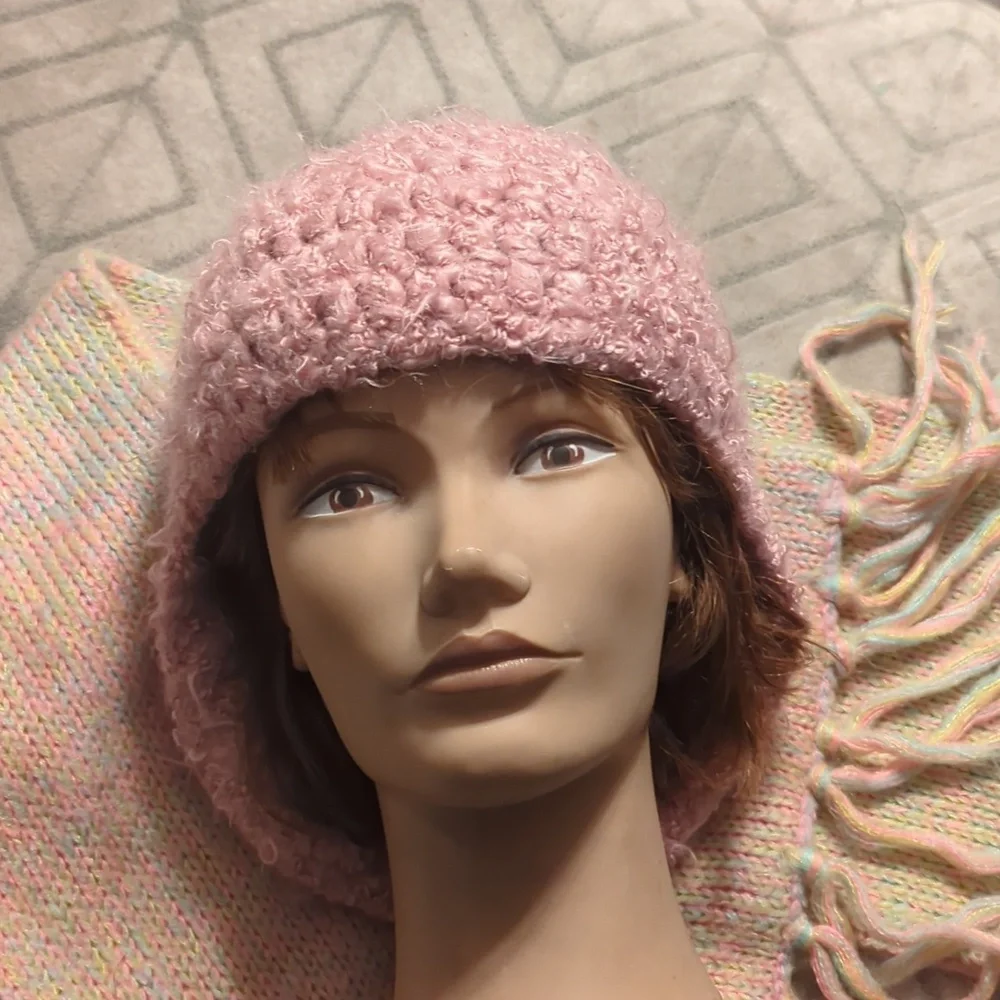 hand-knit chunky pastel‎ newsboy hat and scarf set